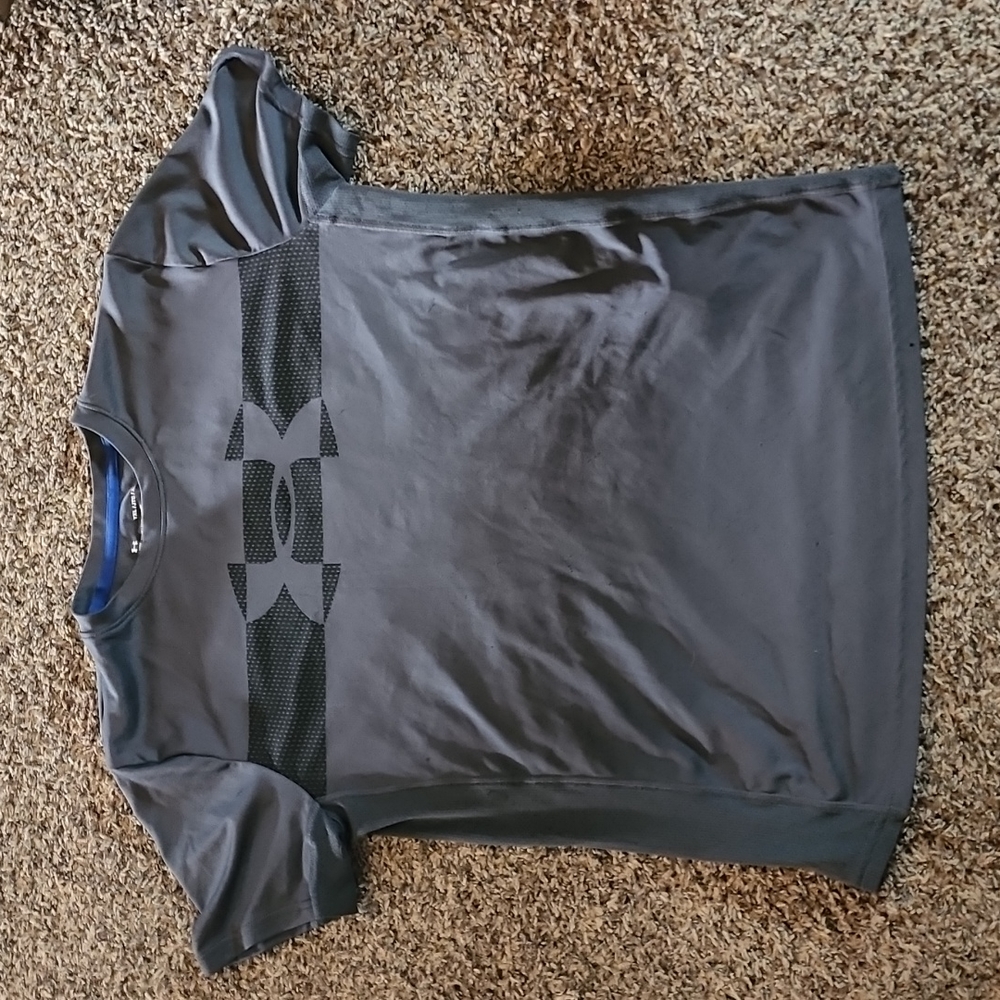 Under Armour boys size youth XL
